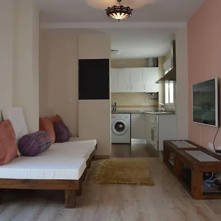 Cadizz- Andalusian Style Attic El Falla Apartment